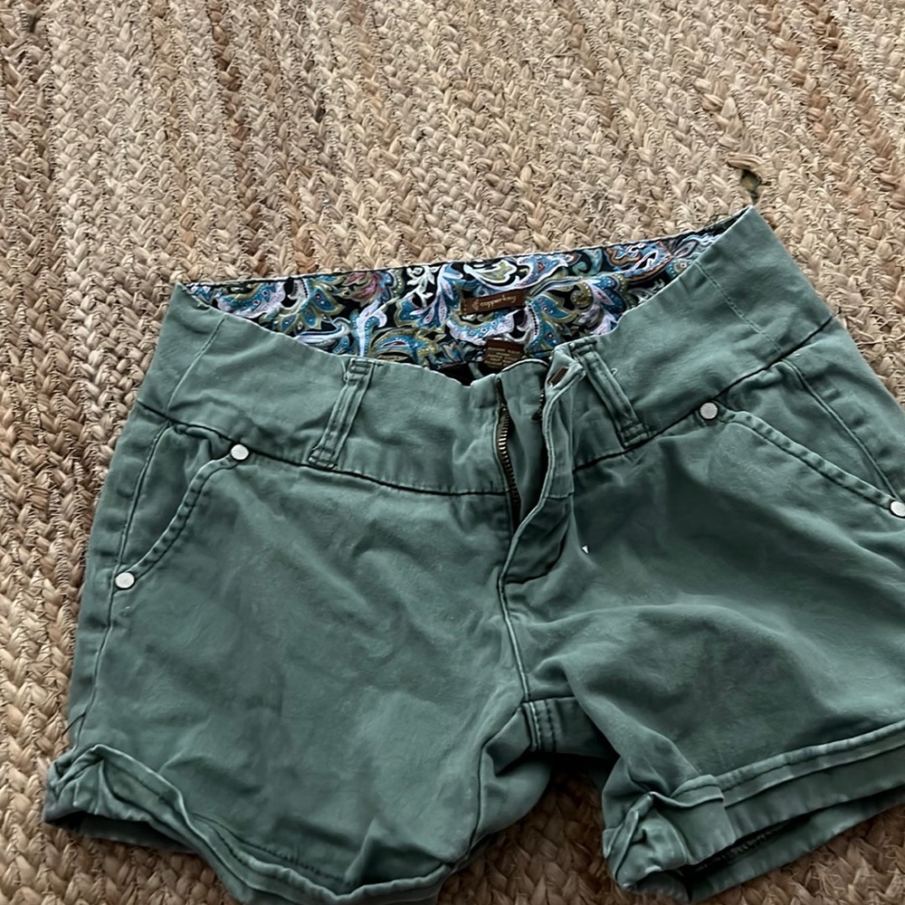 Copper Key shorts size 6 sage green
